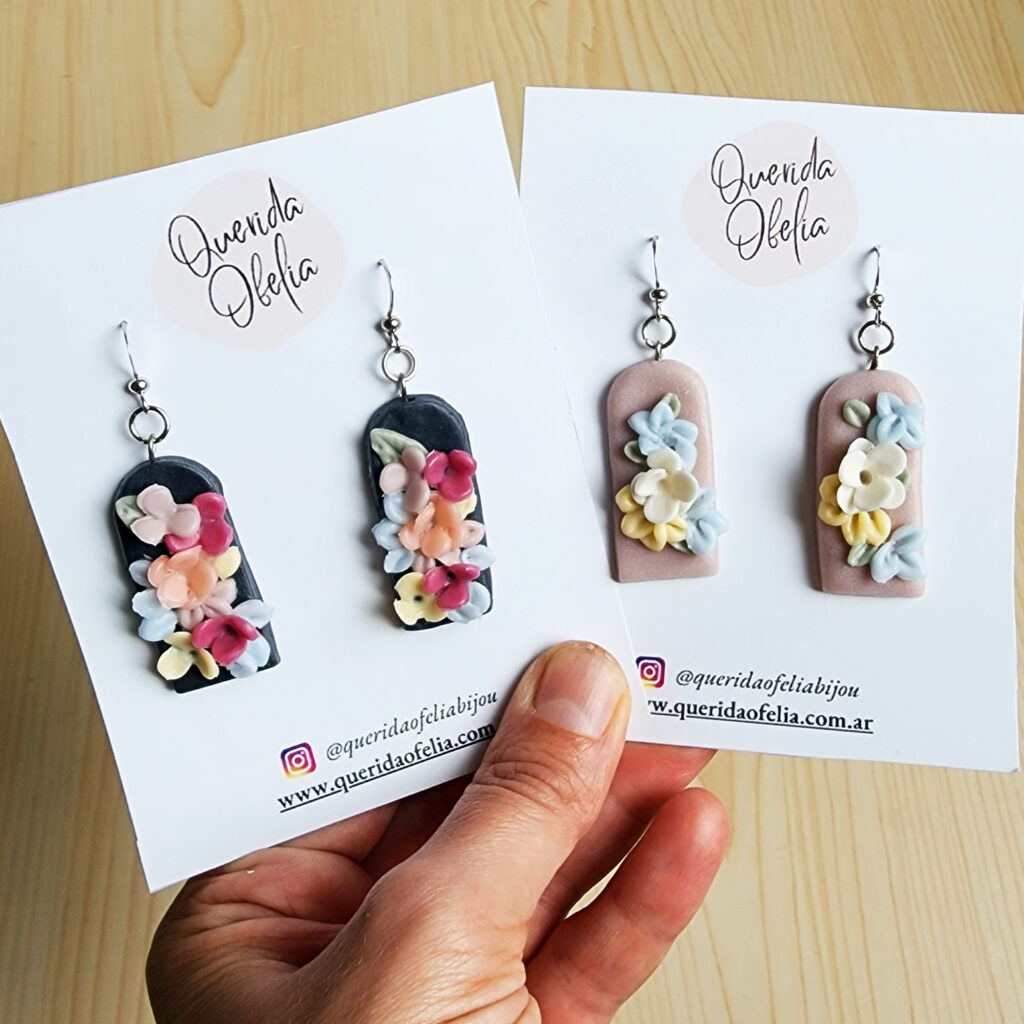 Bijouterie hecha a mano: aros rectangulares con flores en porcelana fría, diseño exclusivo para mujeres que desean distinguirse con estilo