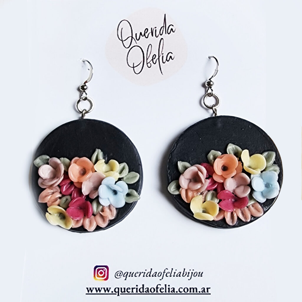 Aros hechos a mano con diseño floral en porcelana fría, bijouterie exclusiva para mujeres que quieren distinguirse con estilo