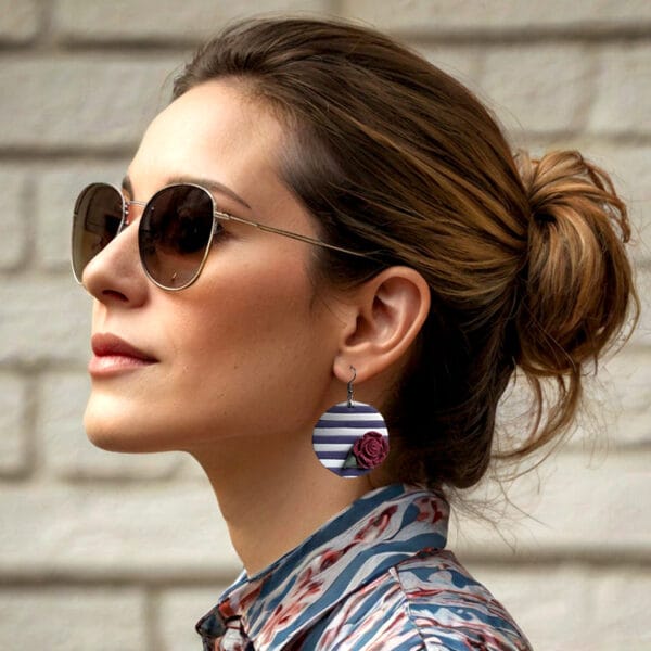 Aros redondos "Marinero" de acero quirúrgico hipoalergénico hechos a mano, ideales para mujeres que buscan bijouterie exclusiva.