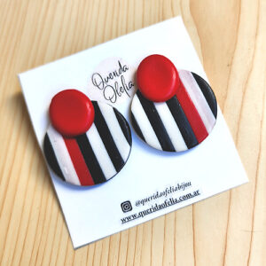 Aros a rayas de porcelana fría. Bijouterie artesanal, acero quirúrgico hipoalergénico. Accesorio exclusivo para mujeres.